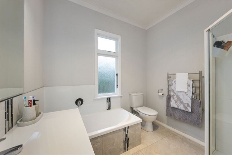 Photo of property in 5 Wood Street, Takaro, Palmerston North, 4410