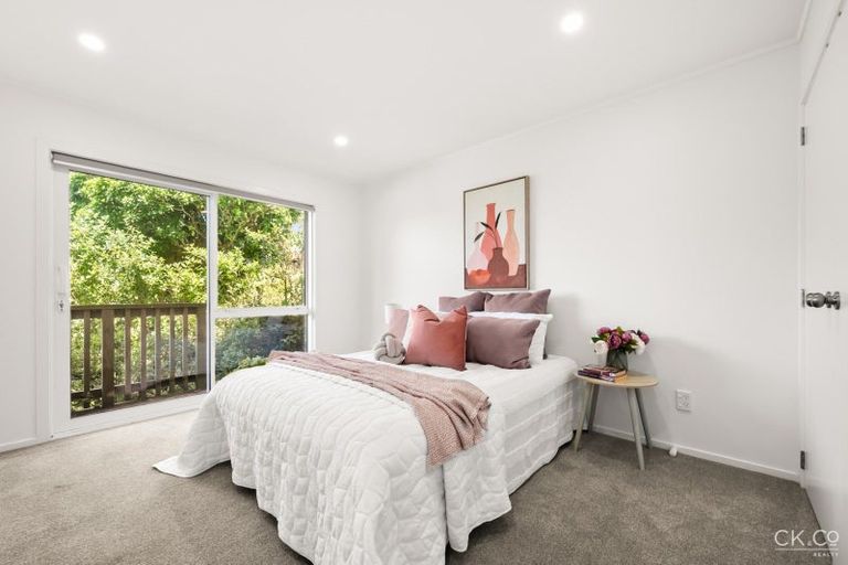 Photo of property in 60 Maungaraki Road, Korokoro, Lower Hutt, 5012