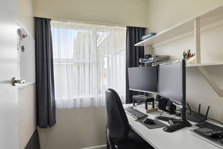 Photo of property in 8 Hillcrest Street, Glen Avon, New Plymouth, 4312