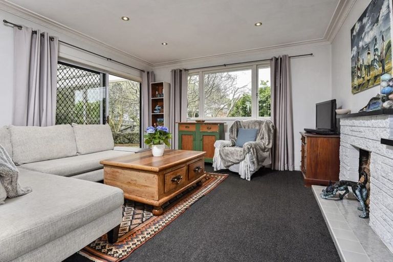 Photo of property in 29 Kapuka Road, Mangere Bridge, Auckland, 2022