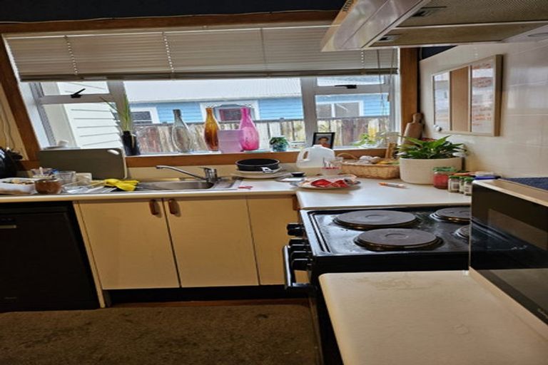 Photo of property in 38 Seddon Street, Wallaceville, Upper Hutt, 5018