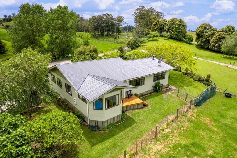 Photo of property in 410 Paradise Road, Tangiteroria, 0381