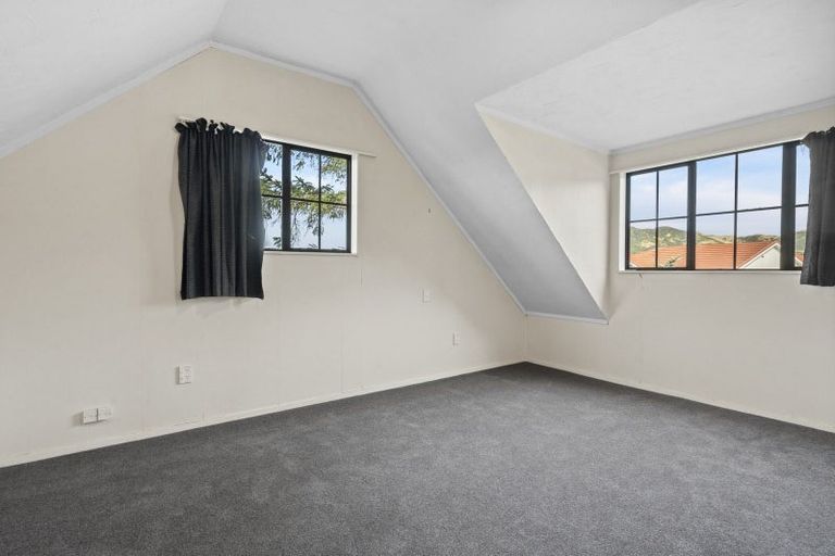 Photo of property in 42 Satara Crescent, Khandallah, Wellington, 6035