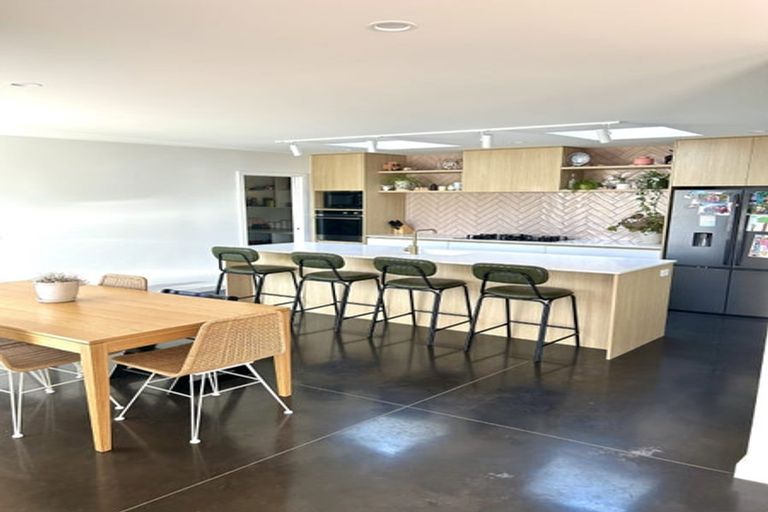 Photo of property in 12a Kauri Street, Merrilands, New Plymouth, 4312