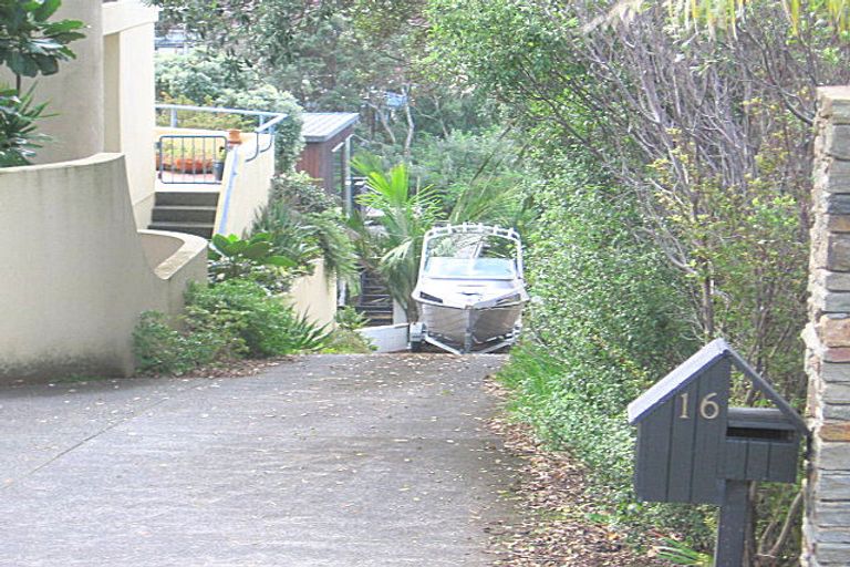 Photo of property in 16 Whitby Crescent, Mairangi Bay, Auckland, 0630