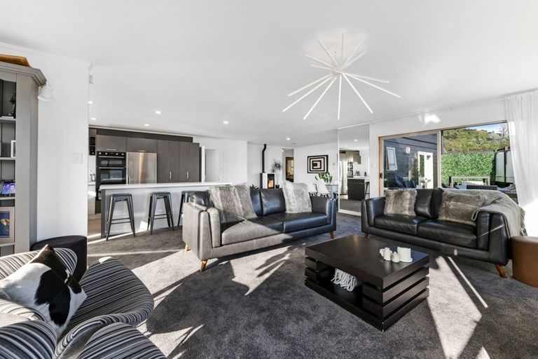 Photo of property in 9 Matai Place, Waikawa, Picton, 7220