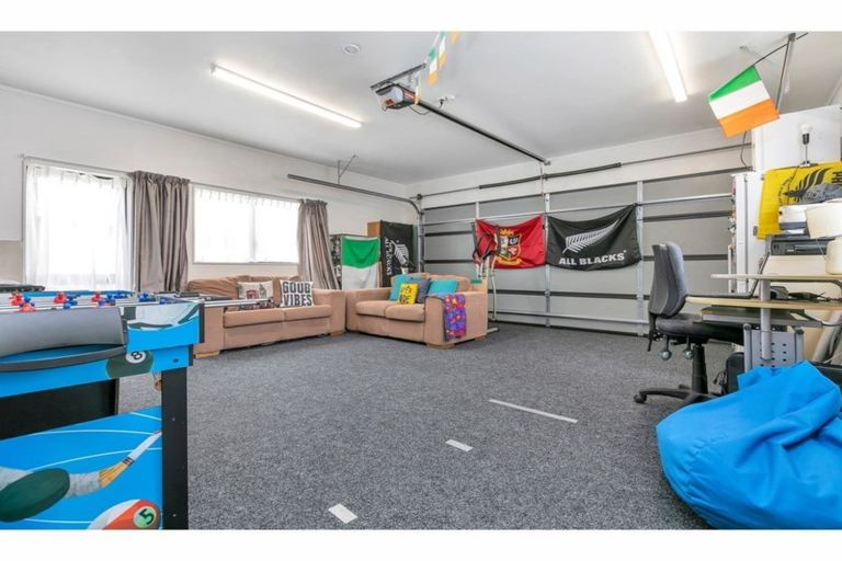 Photo of property in 1/38 Sailfish Drive, West Harbour, Auckland, 0618