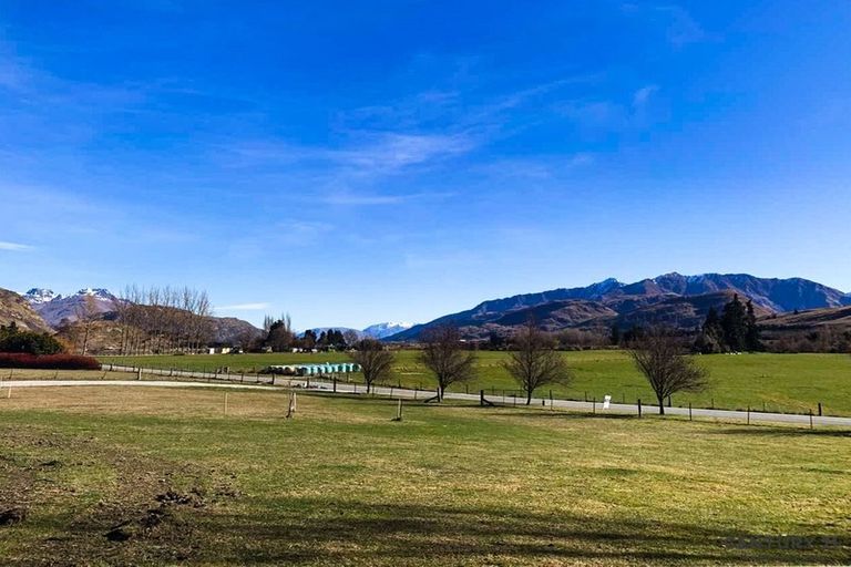 Photo of property in 53 Alec Robins Road, Lake Hayes, Queenstown, 9371