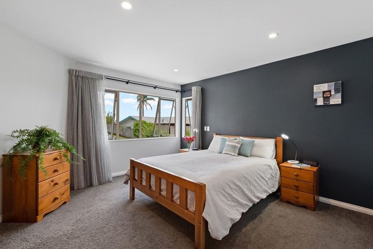 Photo of property in 20 Bluebird Crescent, Unsworth Heights, Auckland, 0632