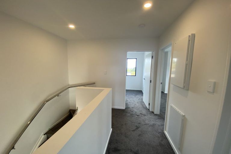 Photo of property in 46b Crestview Rise, Papakura, 2110