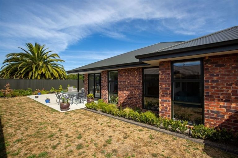 Photo of property in 13 Puketutu Grove, Motueka, 7120