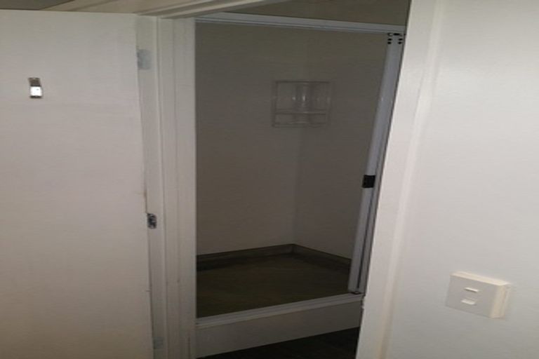 Photo of property in 24 Gibbs Crescent, Red Hill, Papakura, 2110