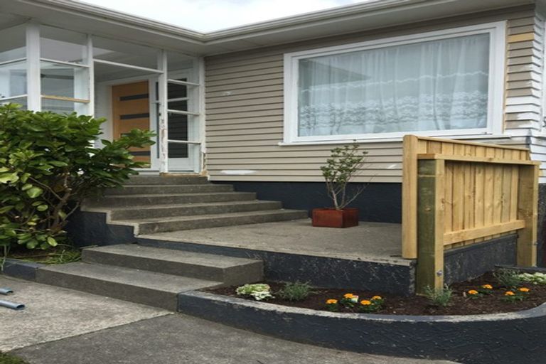 Photo of property in 5 Fraser Avenue, Johnsonville, Wellington, 6037