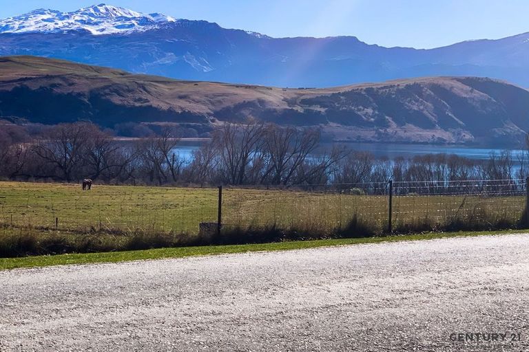 Photo of property in 53 Alec Robins Road, Lake Hayes, Queenstown, 9371