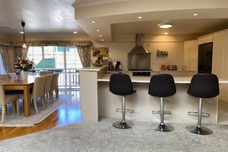 Photo of property in 34 Hythe Terrace, Mairangi Bay, Auckland, 0630