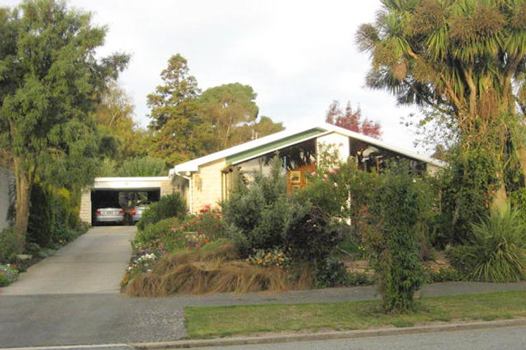 Photo of property in 16 Holmes Street, Holmes Hill, Oamaru, 9401