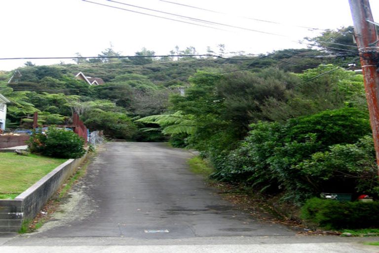 Photo of property in 35 Bird Grove, Stokes Valley, Lower Hutt, 5019