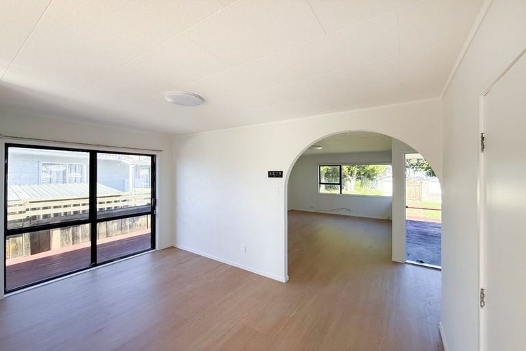 Photo of property in 21 Silverstone Place, Henderson, Auckland, 0612
