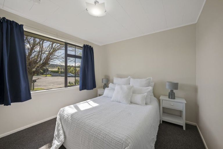 Photo of property in 28 Warwick Crescent, Taradale, Napier, 4112