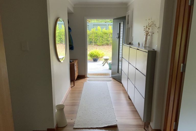 Photo of property in 37 Tanglewood Place, Cockle Bay, Auckland, 2014