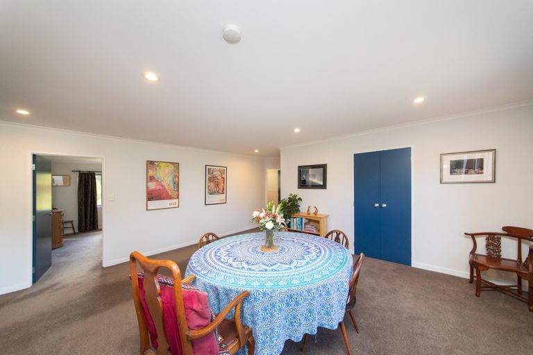 Photo of property in 57 Waicola Drive, Fitzherbert, Palmerston North, 4471