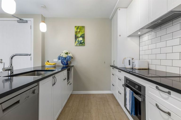 Photo of property in 75 Panorama Heights, Orewa, 0931