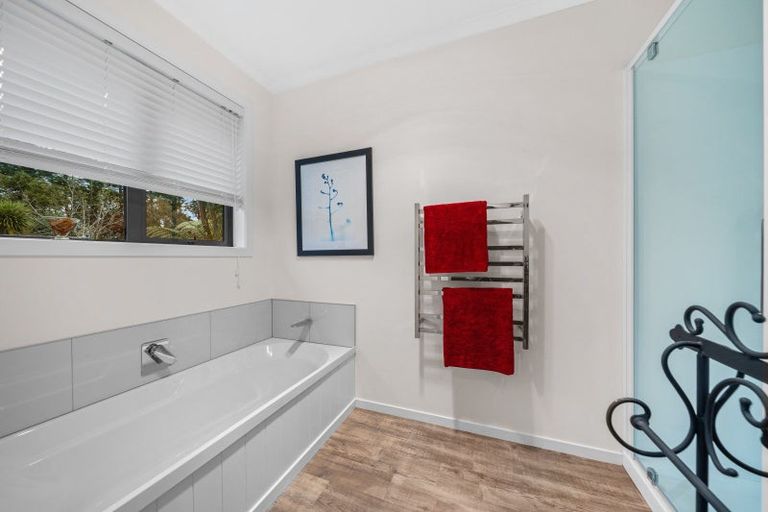 Photo of property in 32 Mill Grove, Clareville, Carterton, 5713