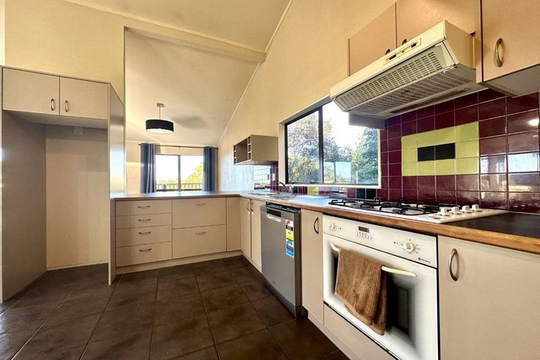 Photo of property in 4/141 Colwill Road, Massey, Auckland, 0614