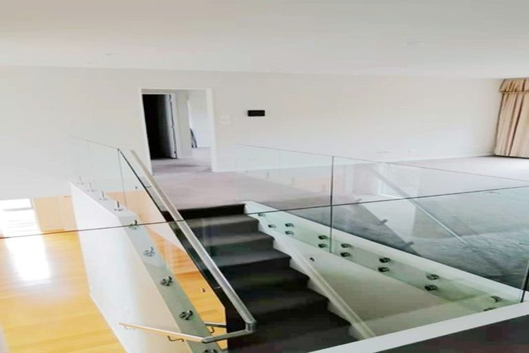 Photo of property in 6 Deele Close, Pinehill, Auckland, 0632