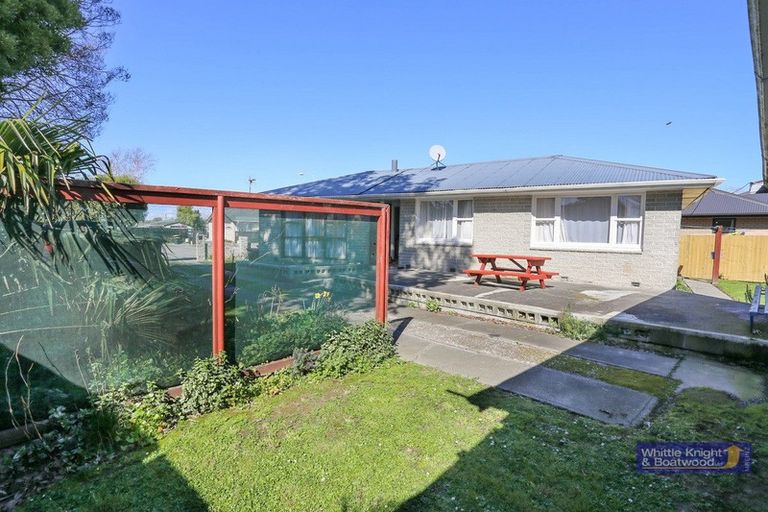 Photo of property in 19 Ian Place, Bishopdale, Christchurch, 8053