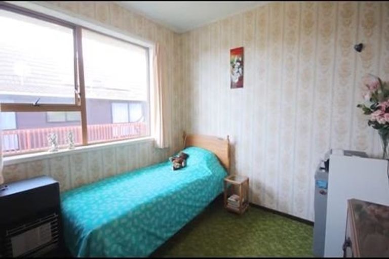 Photo of property in 1/4 Lydford Place, Glendene, Auckland, 0602