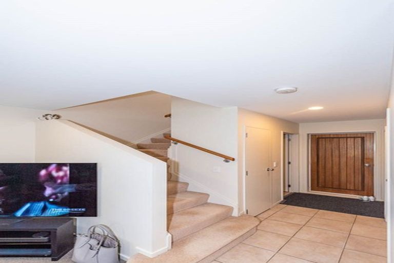 Photo of property in 7/78 Fernhill Way, Oteha, Auckland, 0632