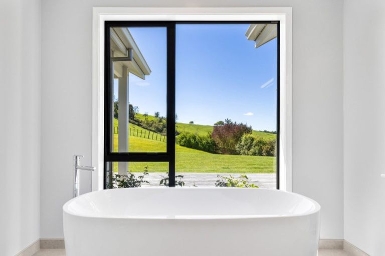 Photo of property in 28 Te Moenga Park, Acacia Bay, Taupo, 3330