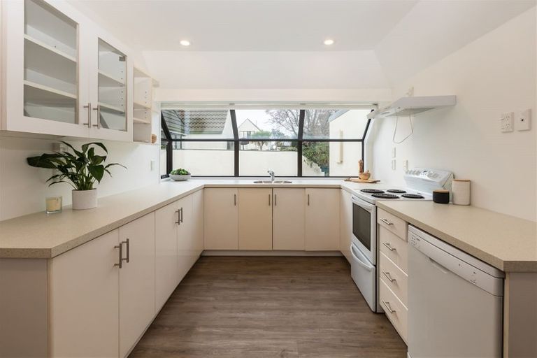 Photo of property in 12/126 Idris Road, Strowan, Christchurch, 8052