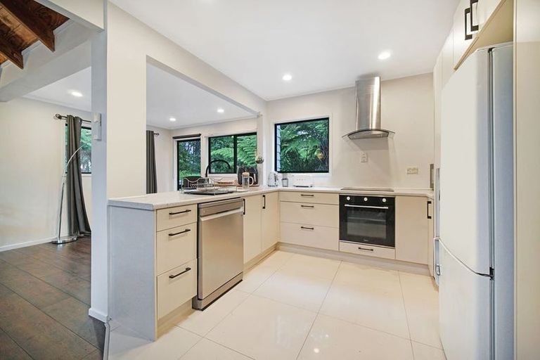 Photo of property in 74 Rhinevale Close, Henderson, Auckland, 0612