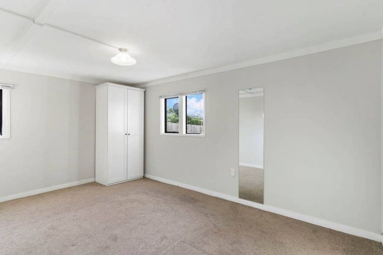 Photo of property in 84 Flat Bush Road, Clover Park, Auckland, 2023