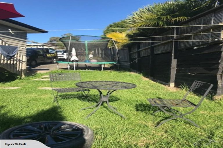 Photo of property in 103r Glengarry Road, Glen Eden, Auckland, 0602
