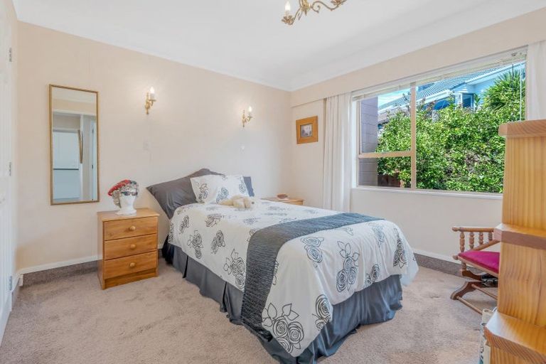 Photo of property in 4 Evelyn Road, Cockle Bay, Auckland, 2014