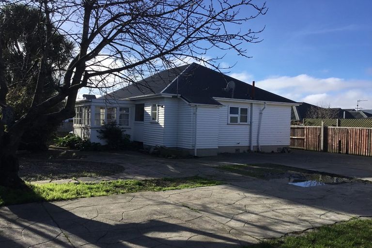 Photo of property in 21 Broadbent Street, Riccarton, Christchurch, 8041