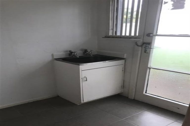 Photo of property in 2/23 Driver Road, Mangere East, Auckland, 2024