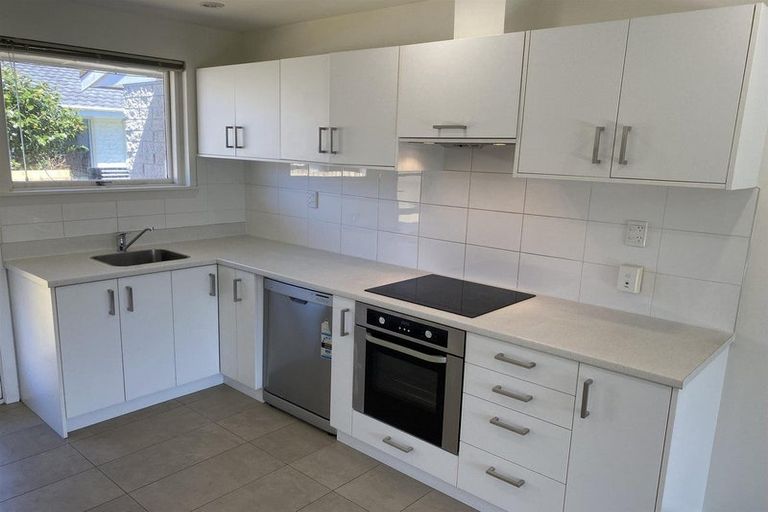 Photo of property in 2/230 Springfield Road, St Albans, Christchurch, 8014