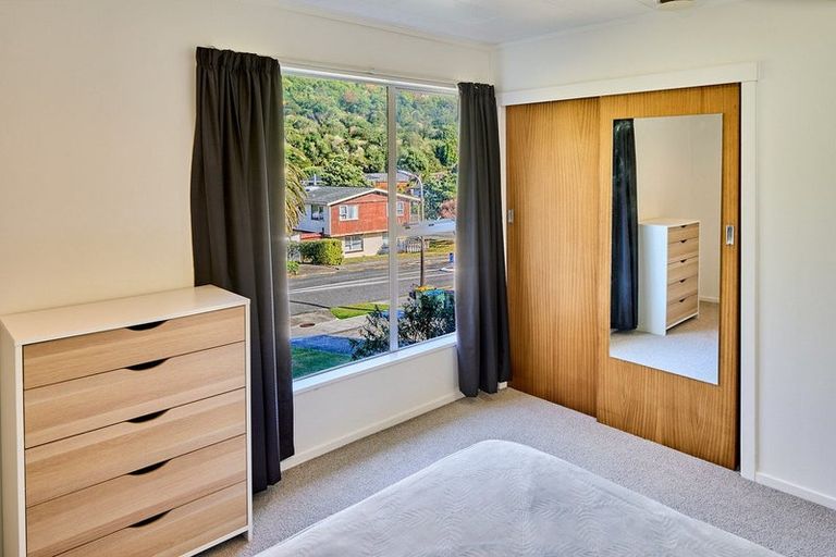 Photo of property in 3 Ayton Drive, Whitby, Porirua, 5024