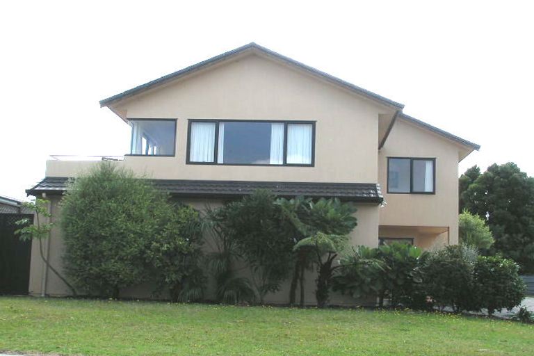 Photo of property in 15 Teal Crescent, Beach Haven, Auckland, 0626