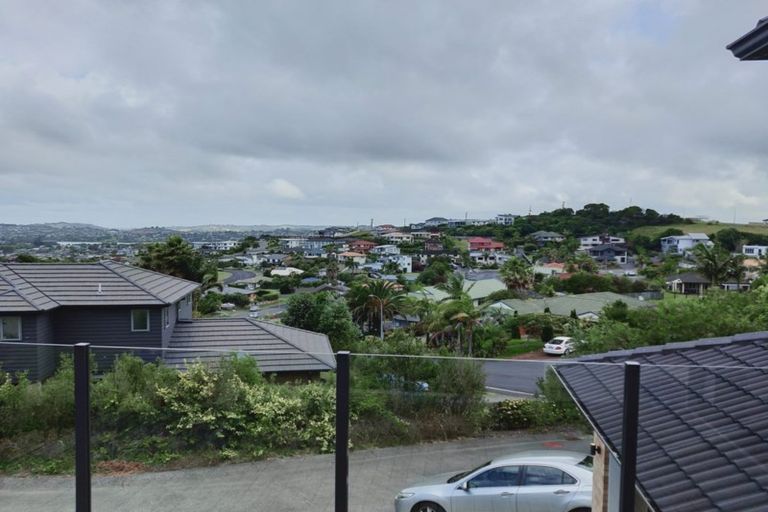 Photo of property in 5 Waldorf Crescent, Orewa, 0931