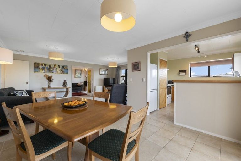 Photo of property in 8 La Salle Drive, Westown, New Plymouth, 4310