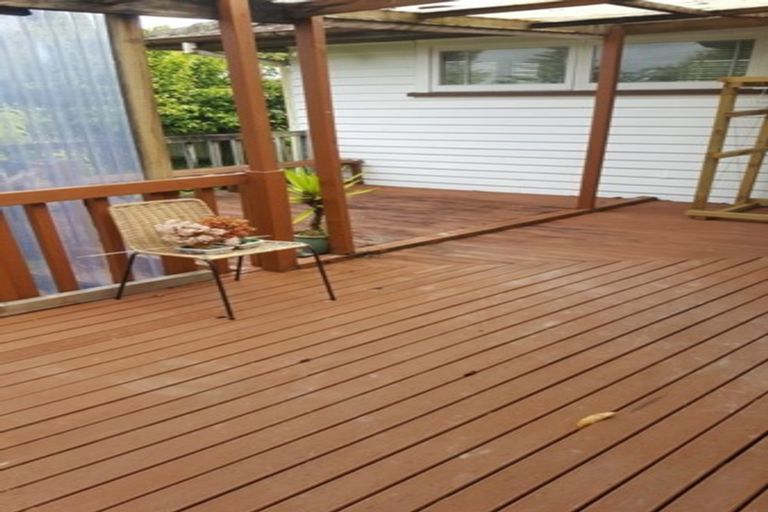 Photo of property in 17 Amberley Avenue, Te Atatu South, Auckland, 0610