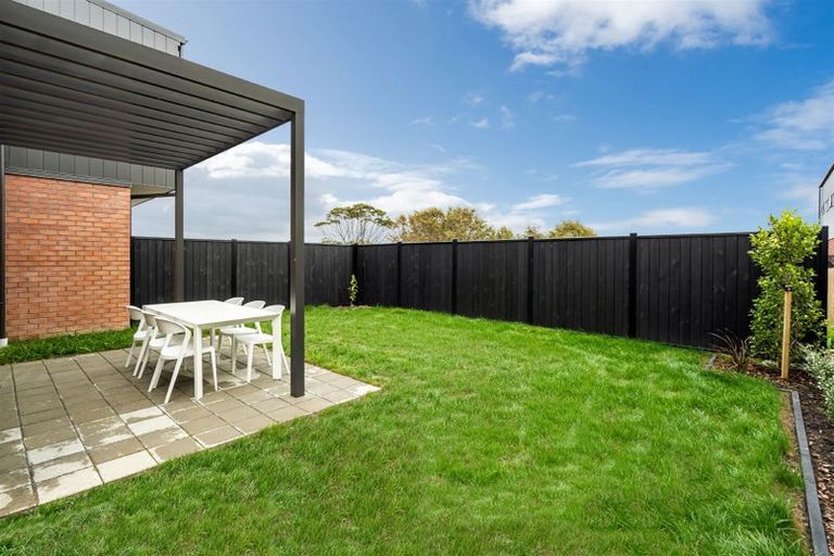 Photo of property in 12 Mahinga Kai Way, Belmont, Auckland, 0622