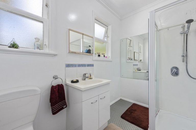 Photo of property in 13 Heretaunga Square, Silverstream, Upper Hutt, 5019