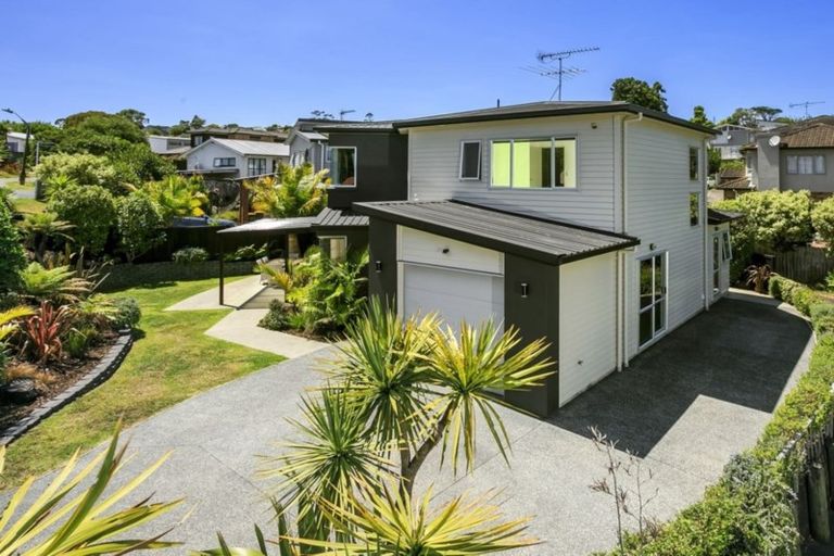 Photo of property in 27 Lyford Crescent, Sunnynook, Auckland, 0620