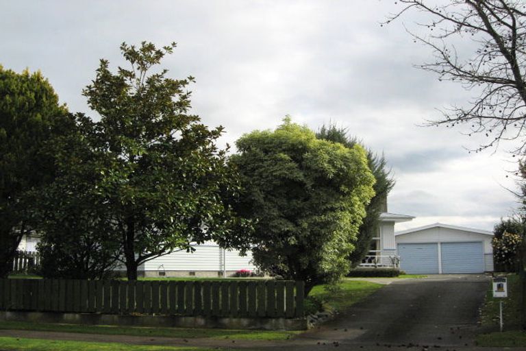 Photo of property in 18 Mangarau Crescent, Havelock North, 4130